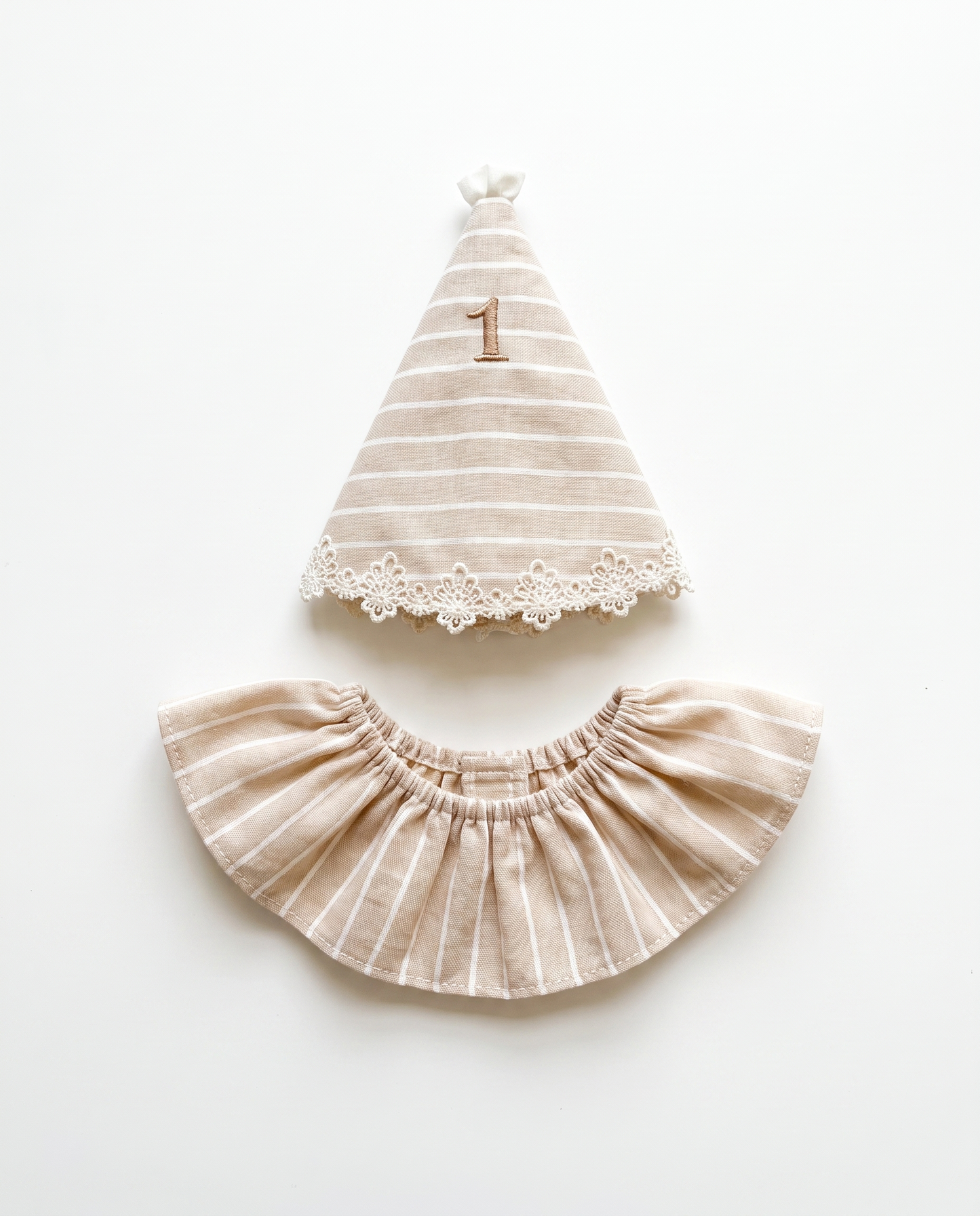 Fluffle Party Hat & Ruffle Set